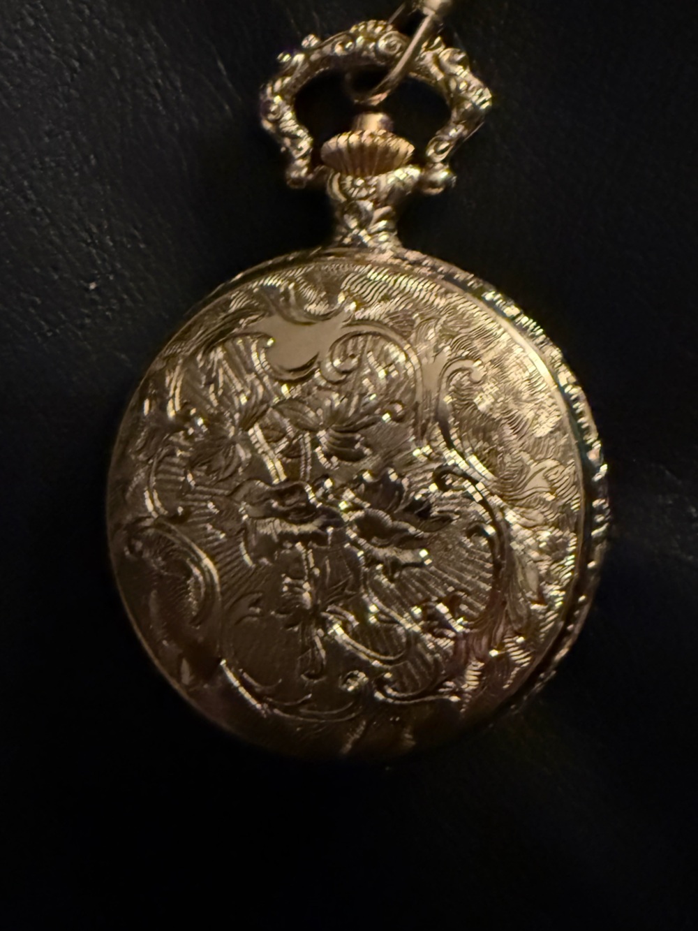 Cariole Vintage 45mm Gold-Tone “Buck” Pocket Watch Antimagnetic (not working) - Picture 3 of 5